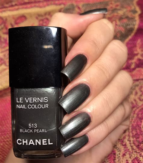 le vernis nail colour 513 black pearl chanel